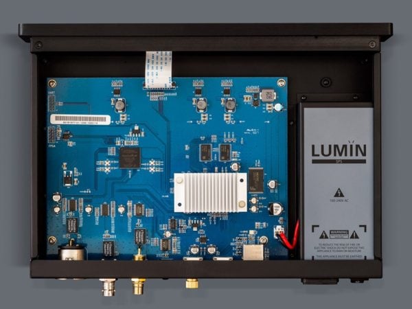 LUMIN-U1-Mini-musta-sisalta-1