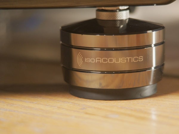 IsoAcoustics Titan Theis