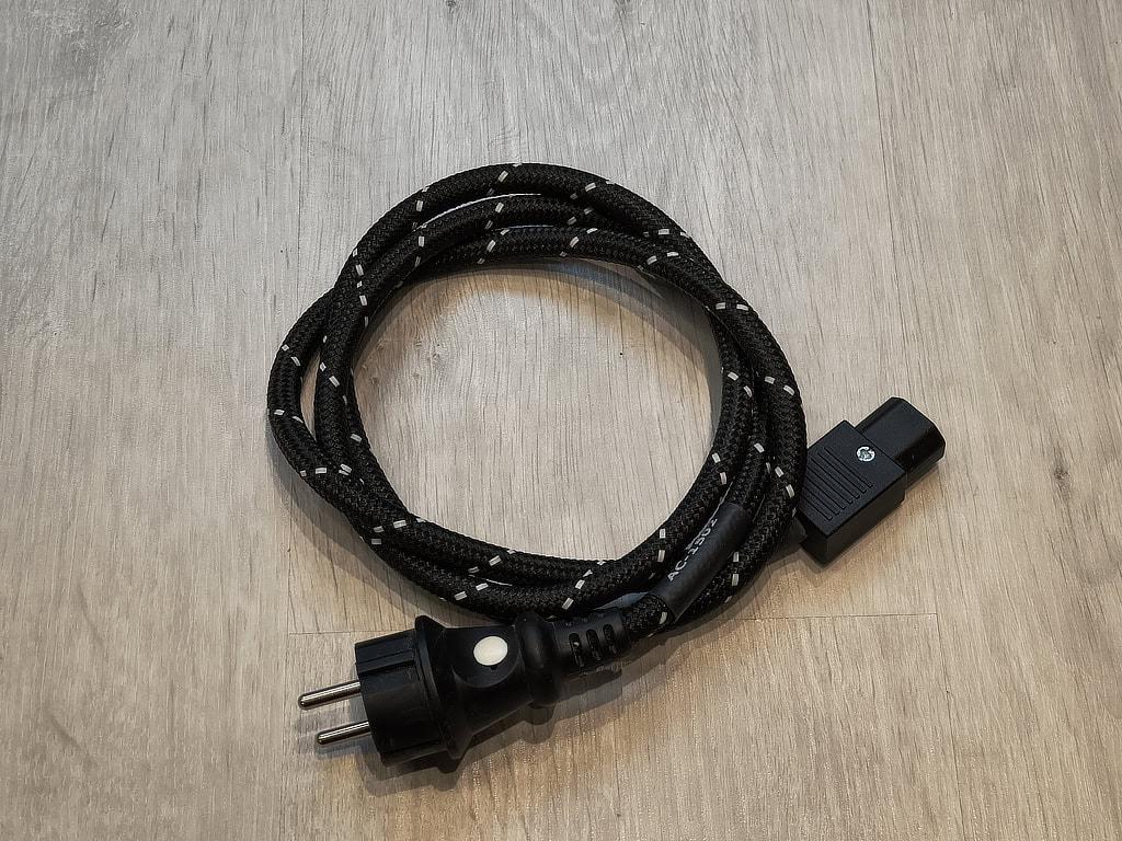 inakustik AC-1502 3 x 1,5mm2 virtakaapeli KÄYTETTY 4 inakustik-ac-1502